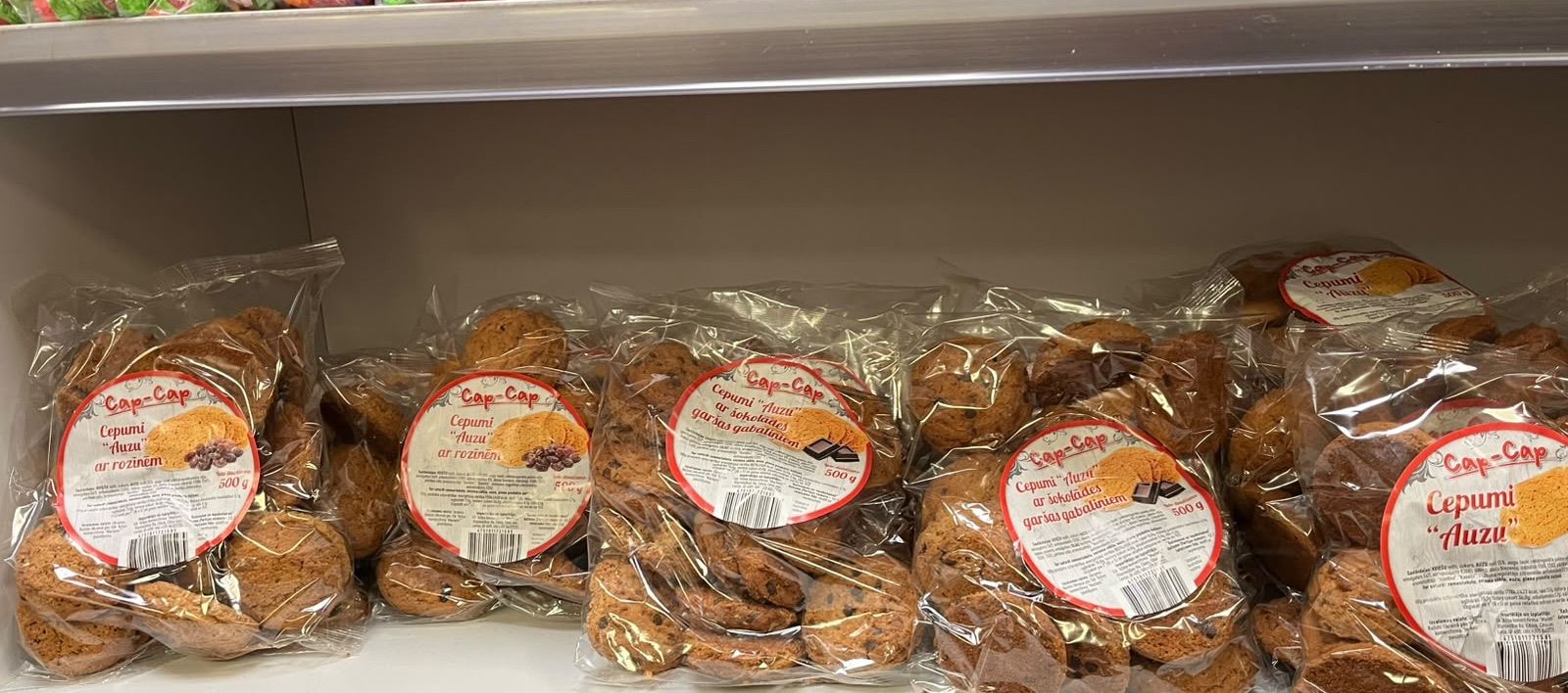 Cap-Cap auzu cepumi veikala plauktā
